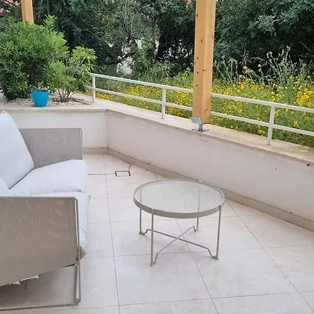 Studio Garden View
